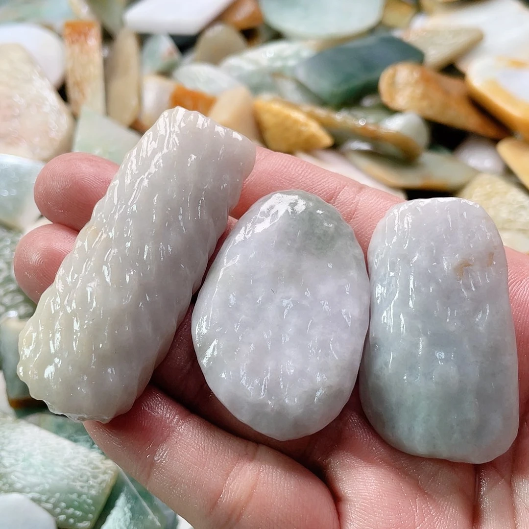 翡翠颈饰未镶嵌郑****%