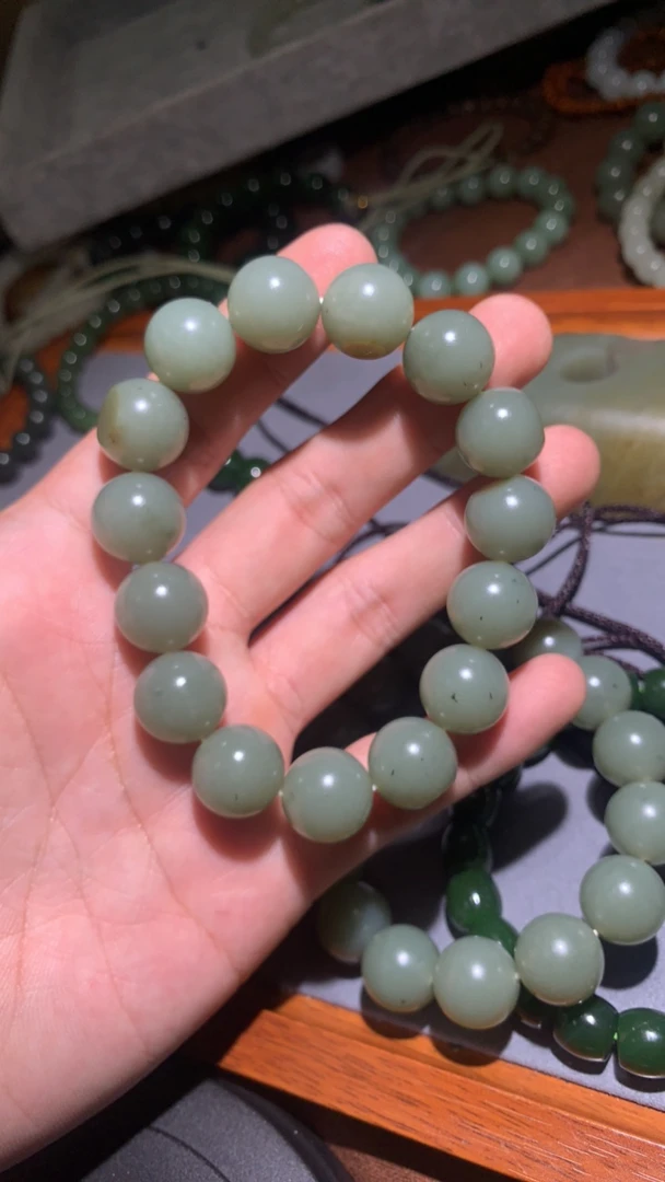 新疆和田玉精工单圈手串