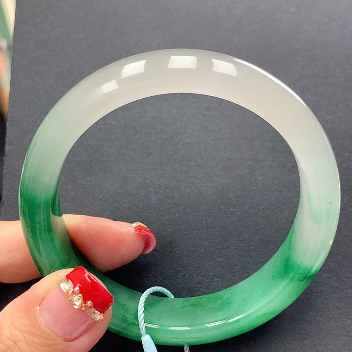 石英质玉手镯未镶嵌回****梦