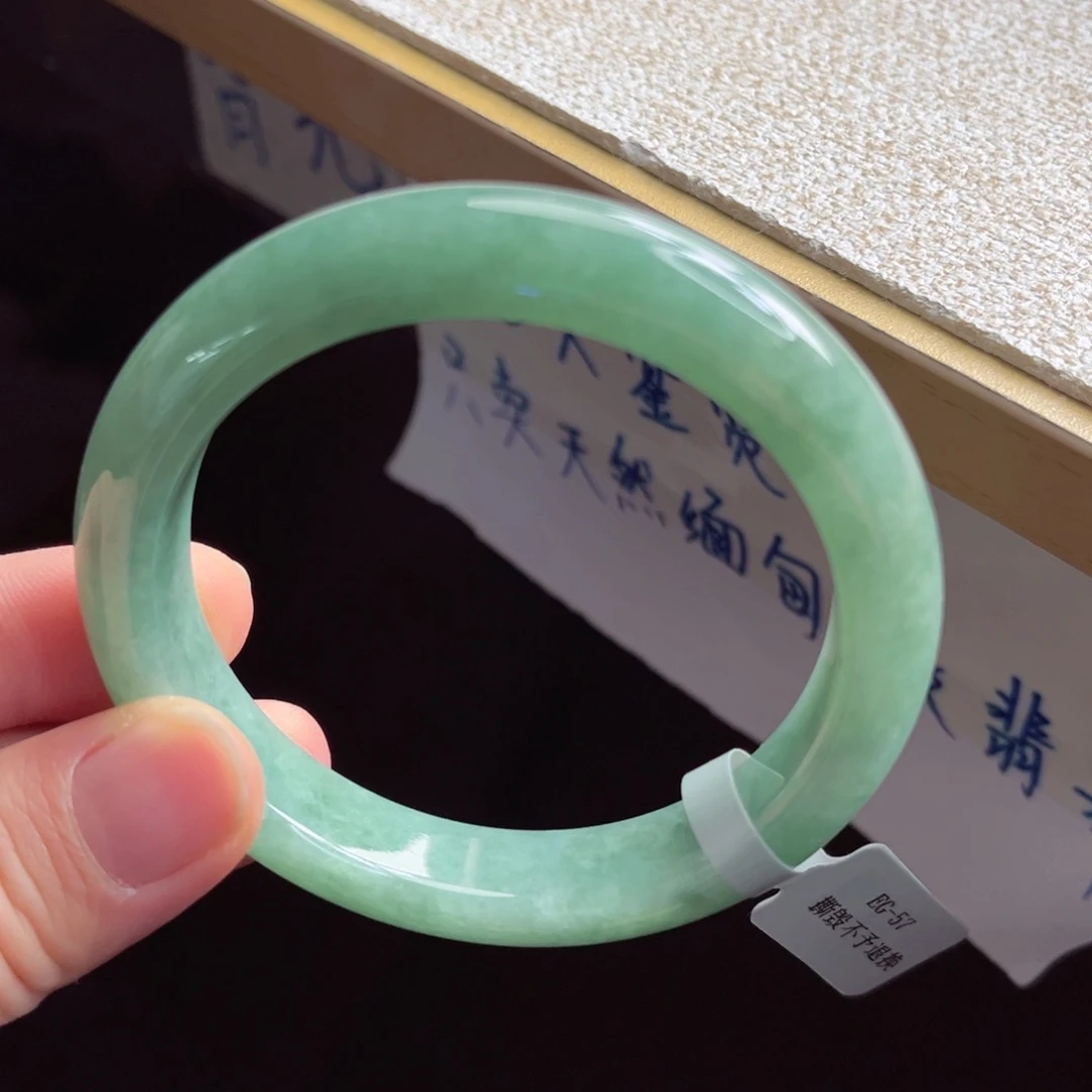 翡翠未镶嵌手镯手镯