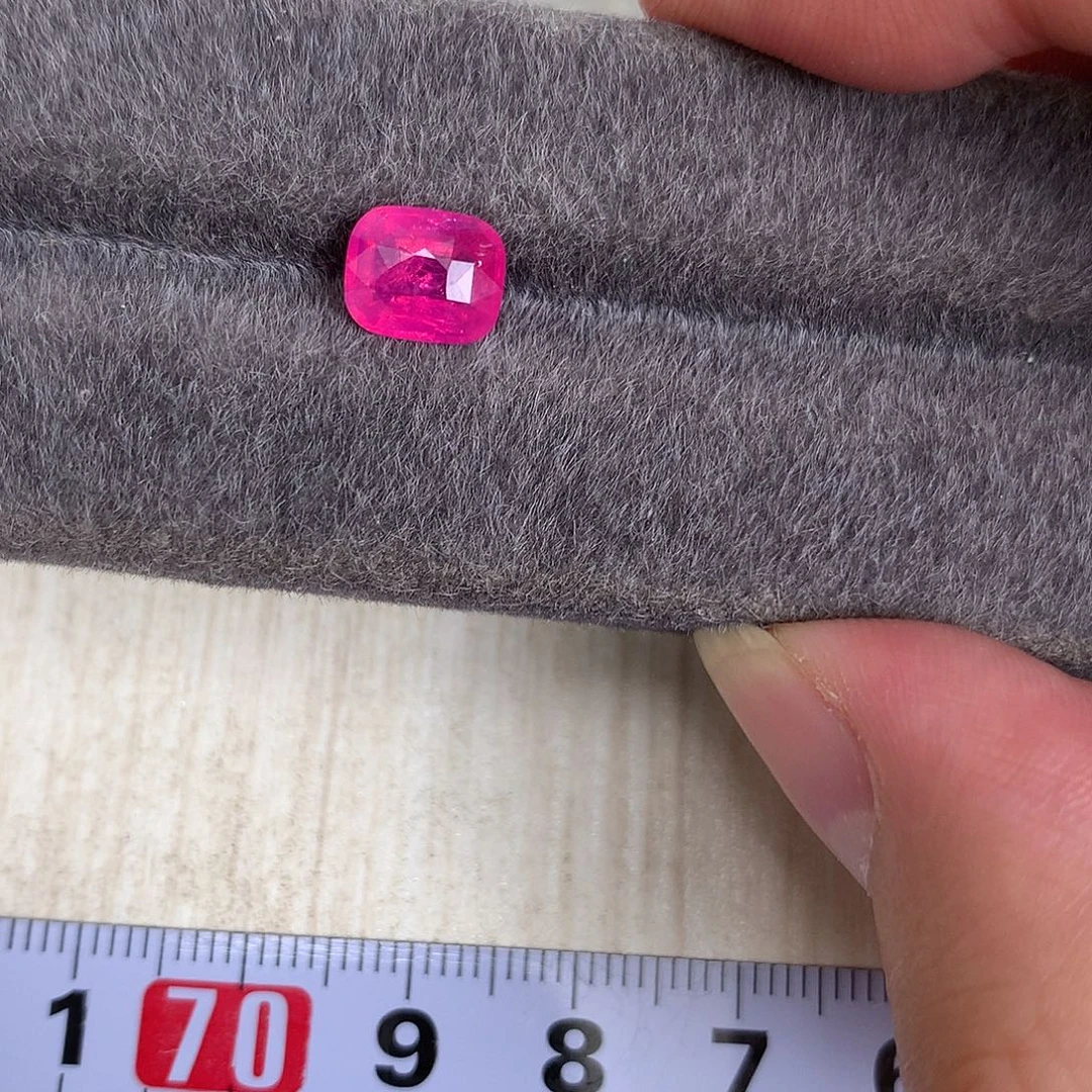 裸石尖晶石1.93 无烧 马哼盖