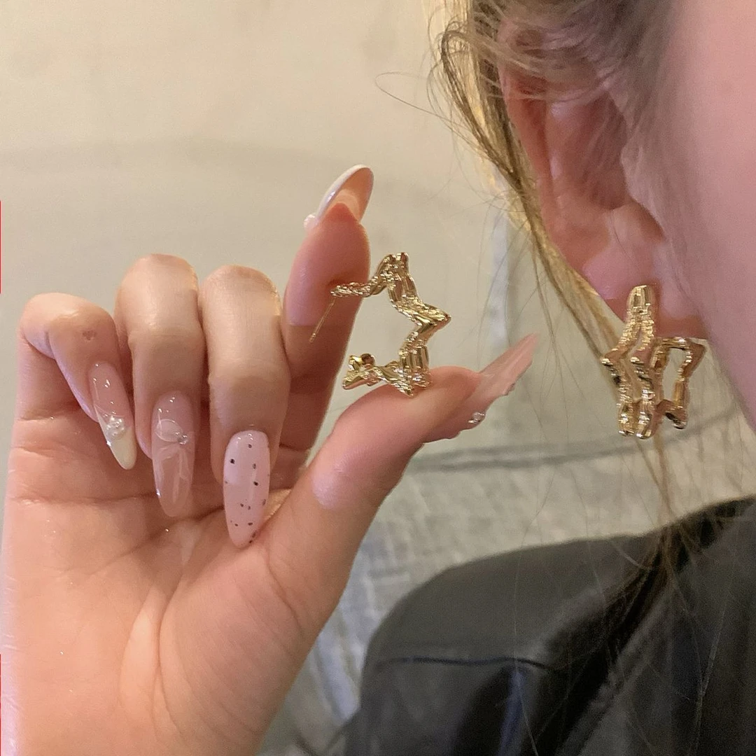 合金耳饰 2025年新款耳钉极简金属爆款五角星冷淡风耳饰独特气质