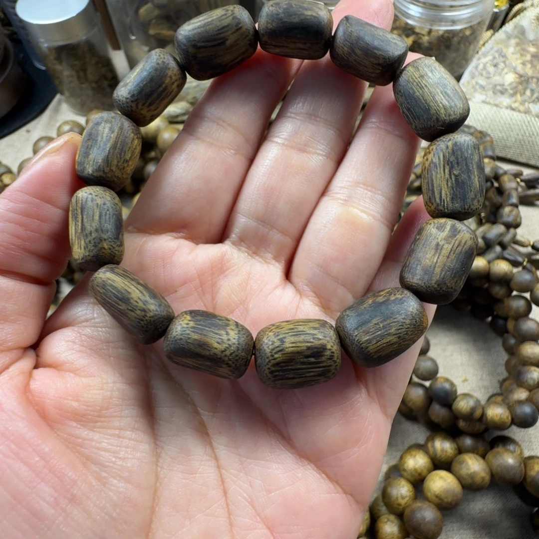 小***哥沉香沉香碎屑奇楠金沙叶高油脂桶珠11.8g