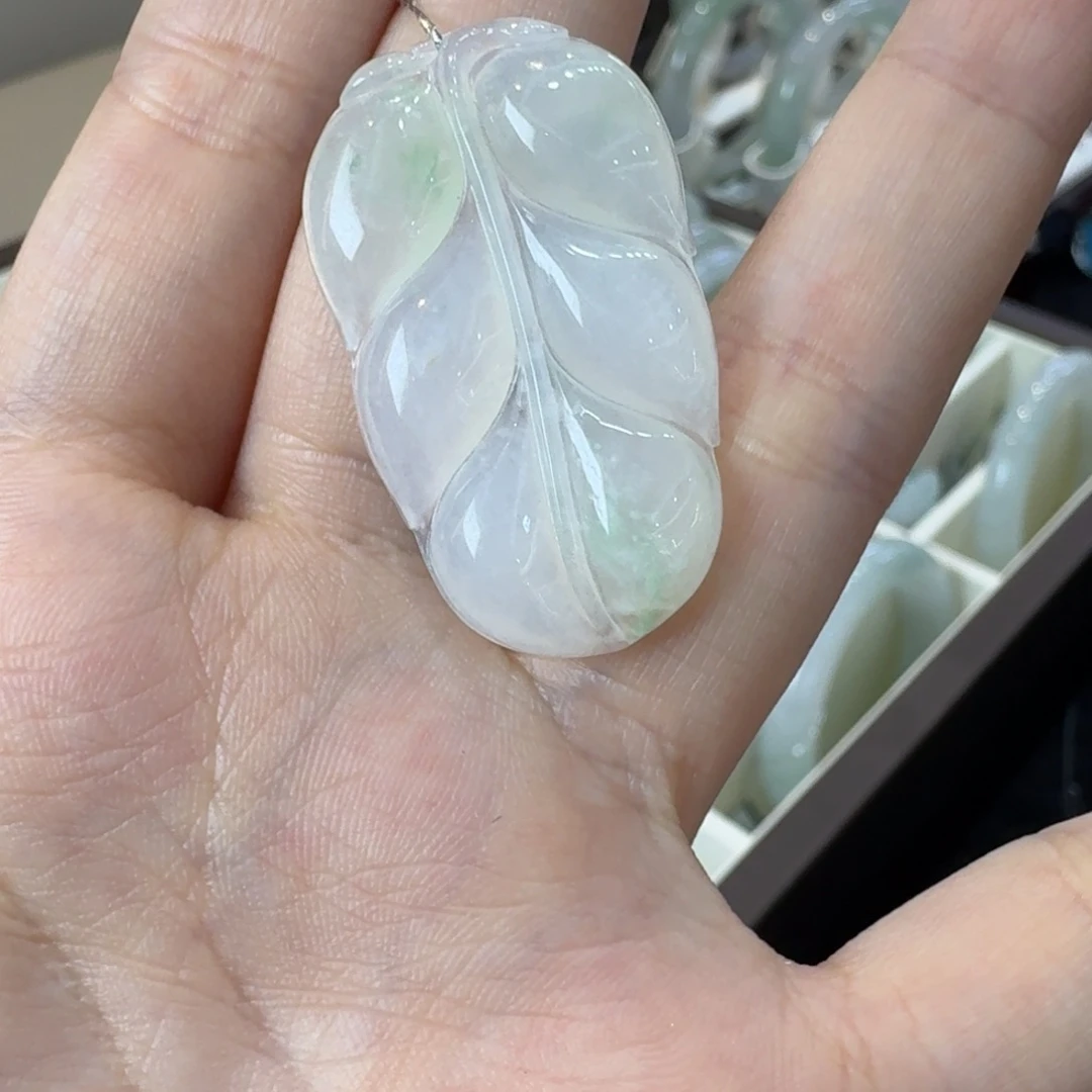 翡翠未镶嵌颈饰冰起光树叶