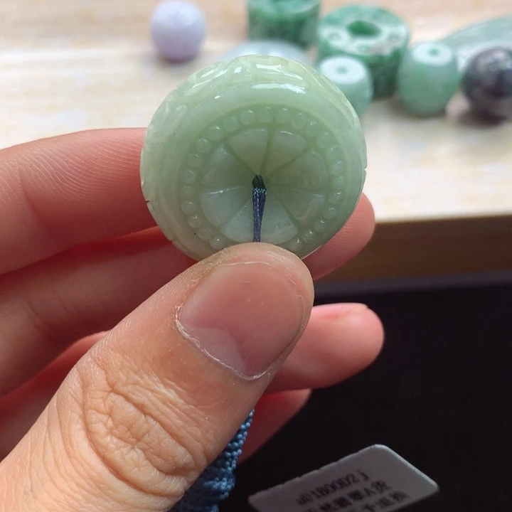 翡翠未镶嵌颈饰吊坠