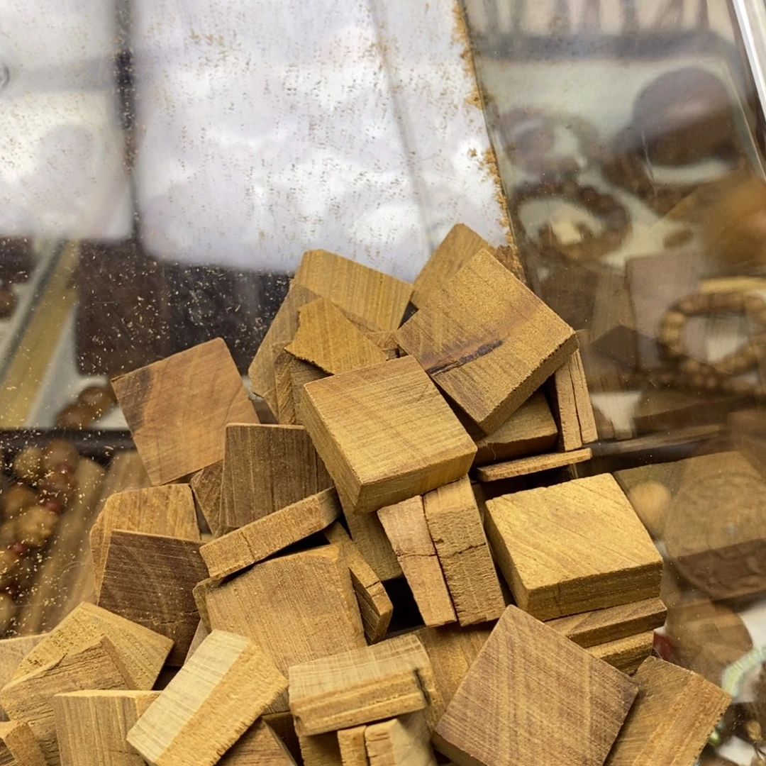 其他檀香木印度迈索尔老山檀10克碎料