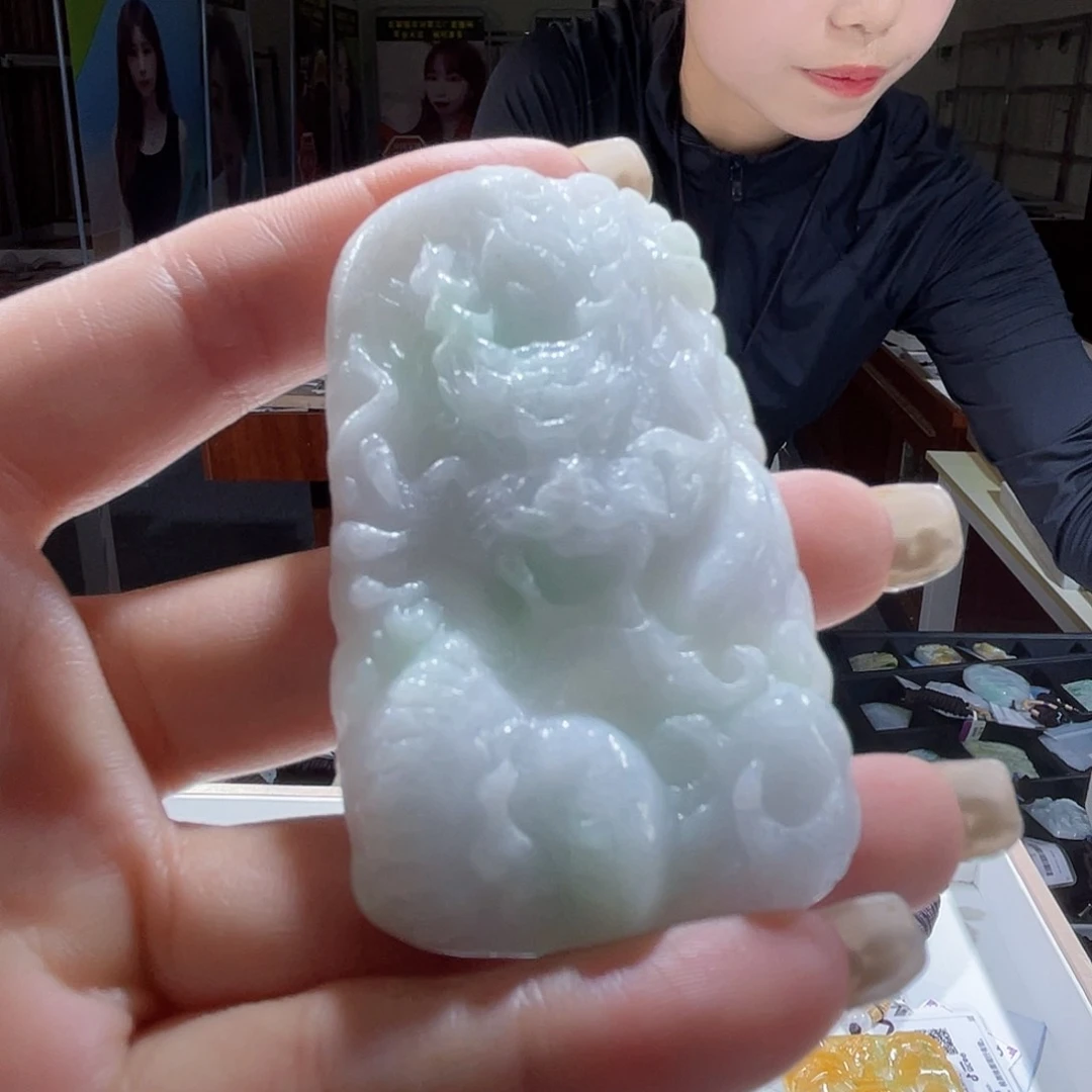 翡翠未镶嵌颈饰一