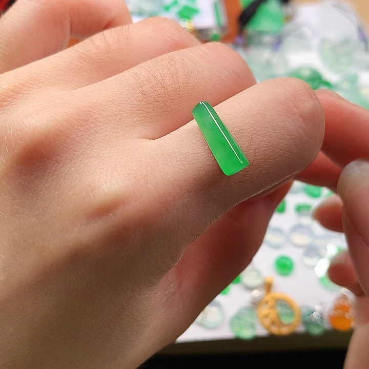 翡翠吊坠(不含链)未镶嵌条形