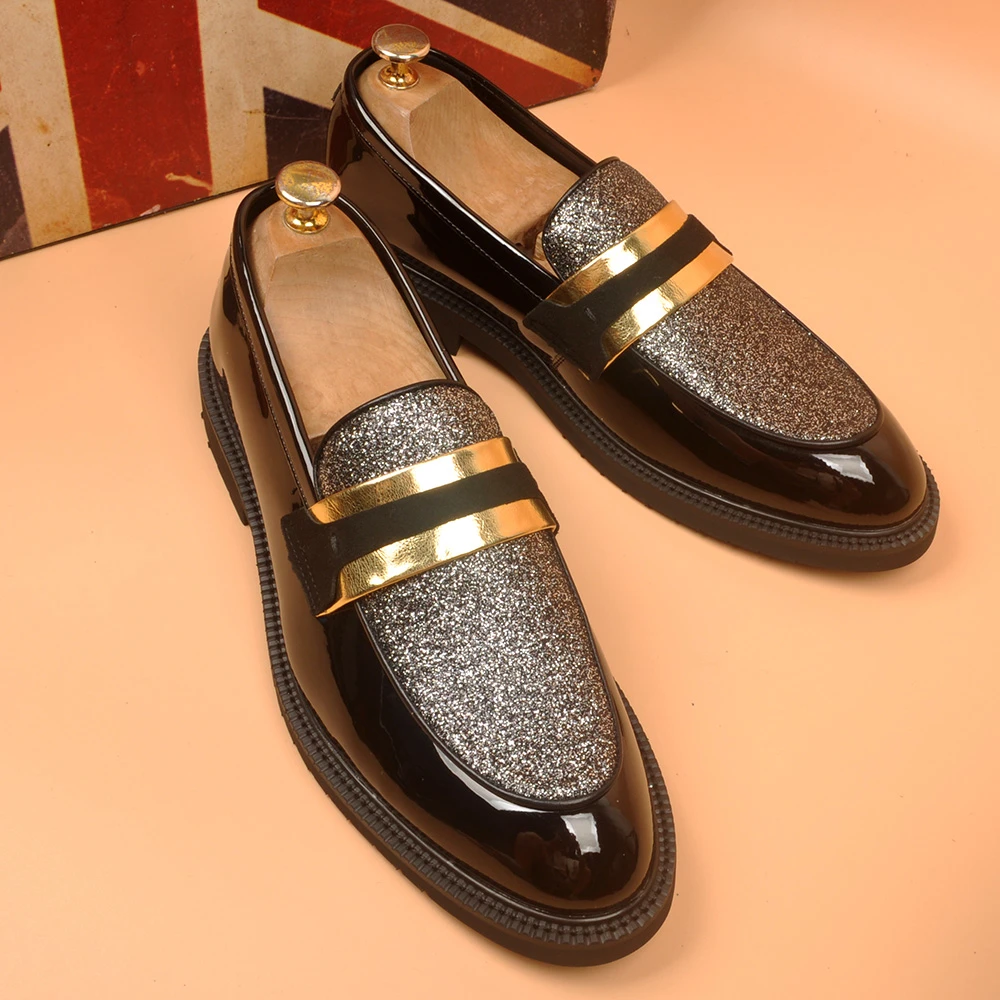 新款男士英伦风尖头商务休闲男真皮皮鞋亮片舞台漆皮一脚蹬潮鞋子