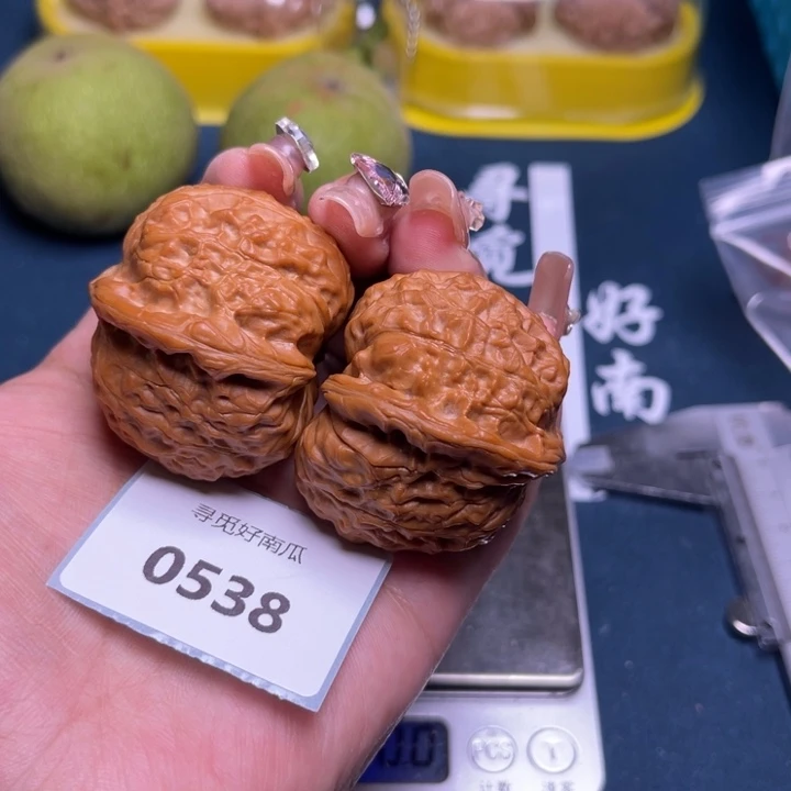 开***哈文玩核桃把件44-0538