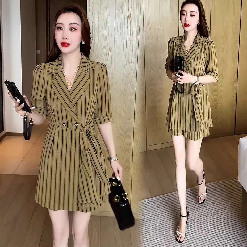 短裤套装女洋气减龄显瘦2025新款收腰时尚松紧头条纹休闲两件套