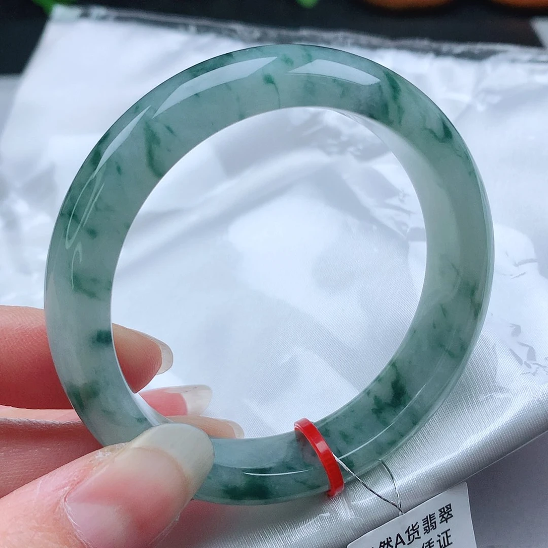 翡翠手镯未镶嵌53/54圈