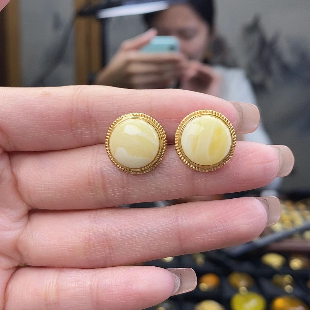 琥珀未镶嵌裸石成品