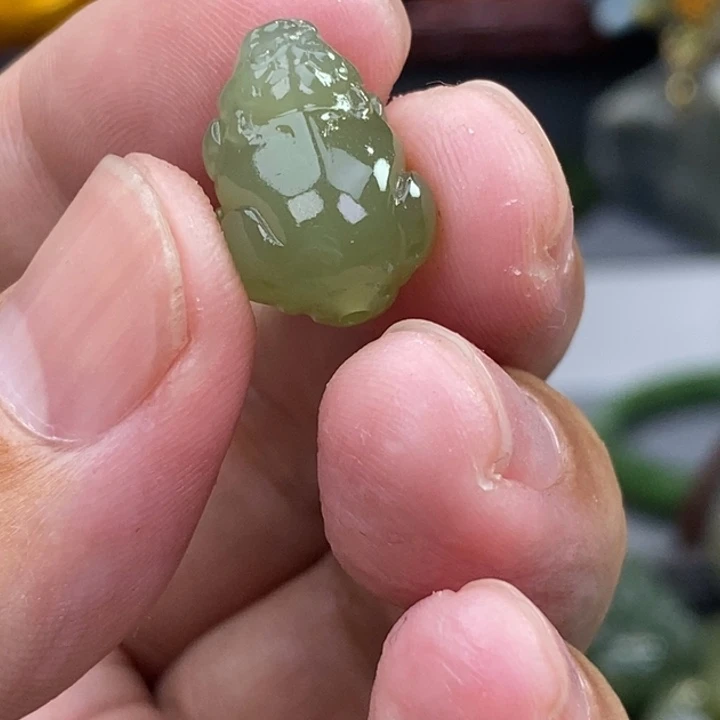 和田玉未镶嵌车挂