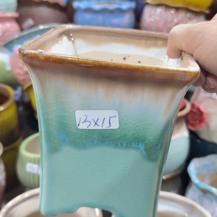 凑9块包邮，有孔，陶瓷花盆