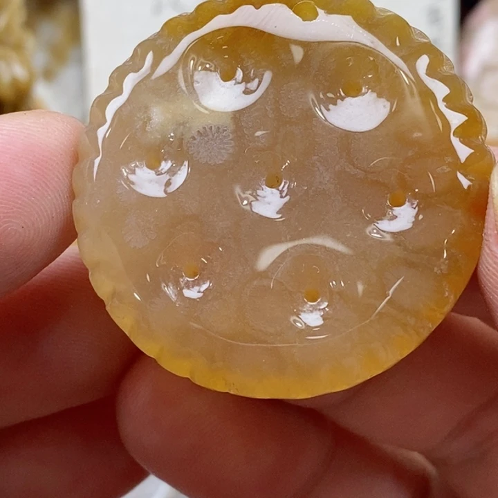 颈饰未镶嵌硅化珊瑚(珊瑚玉)