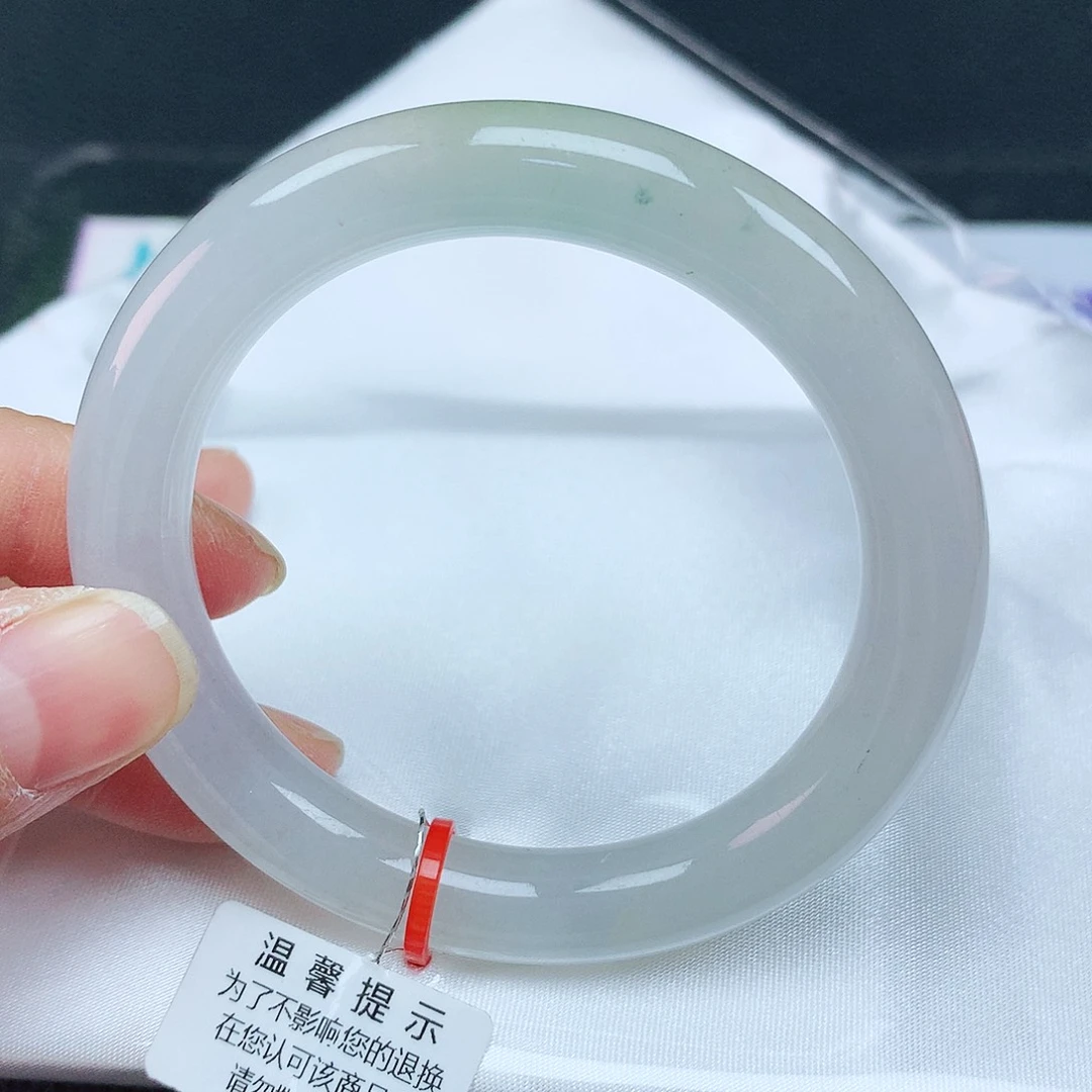 翡翠手镯未镶嵌50胖