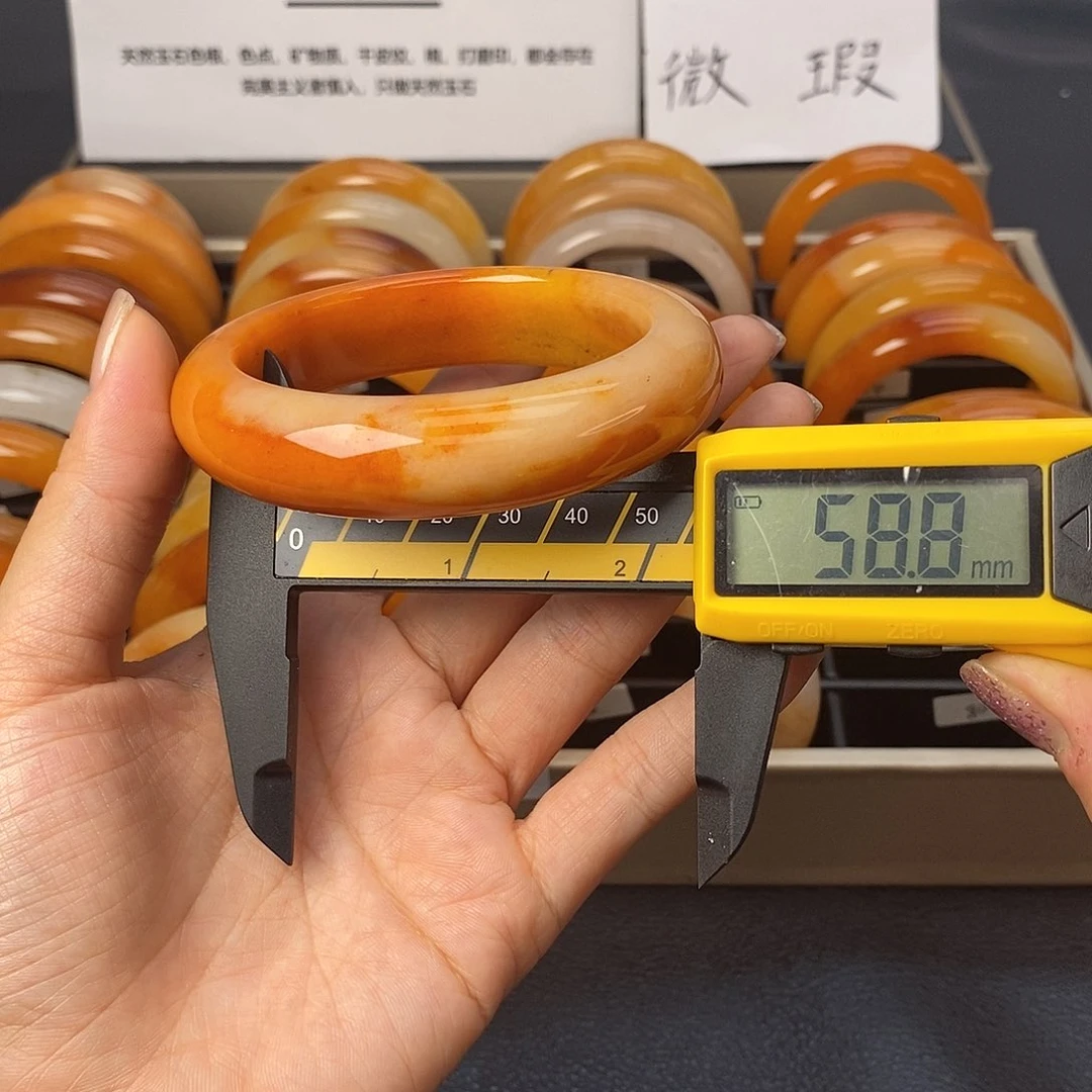未镶嵌石英质玉（黄龙玉）手镯78号复古