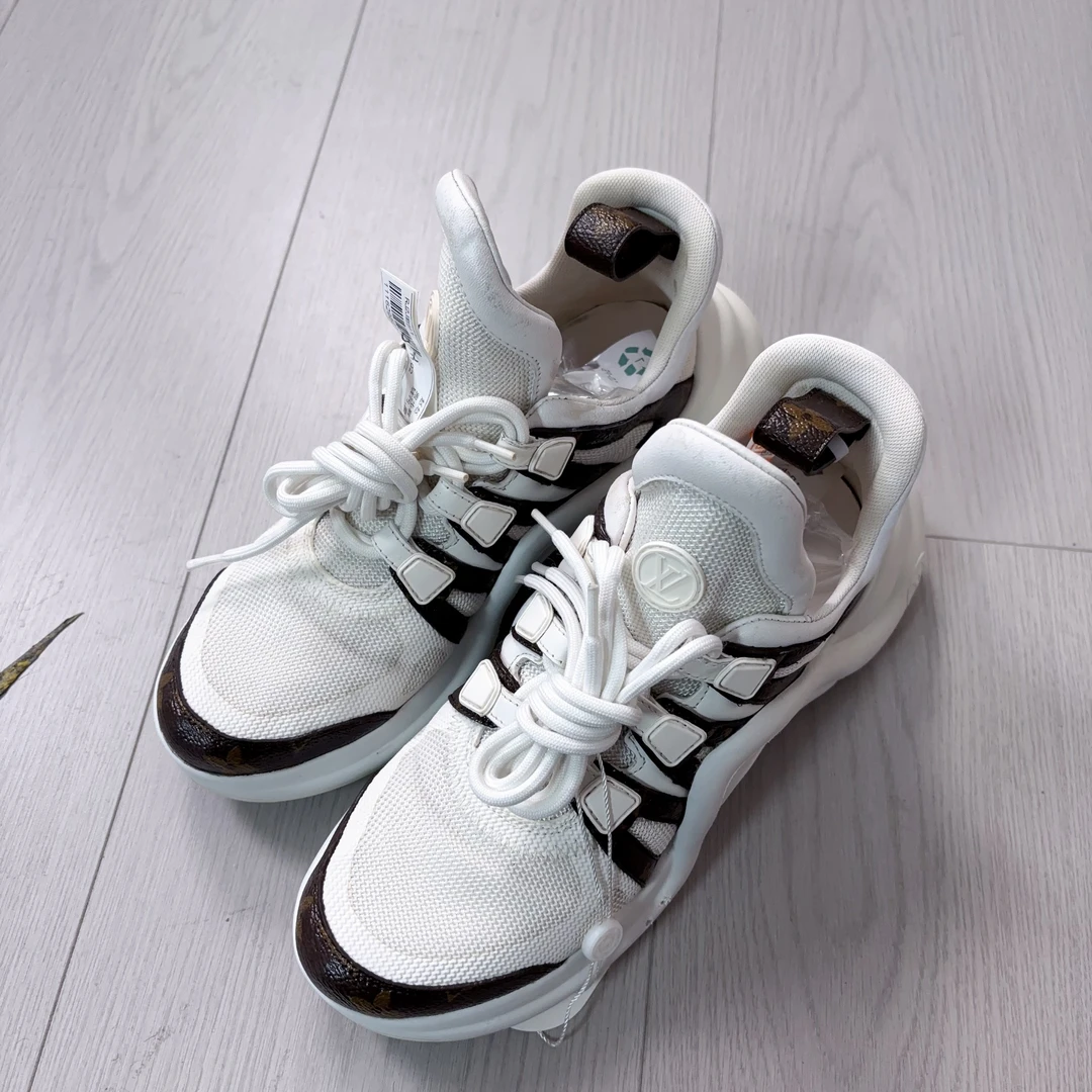 95新 LouisVuitton/路易威登  LV鞋子37.5码/ 250827CYXSH01
