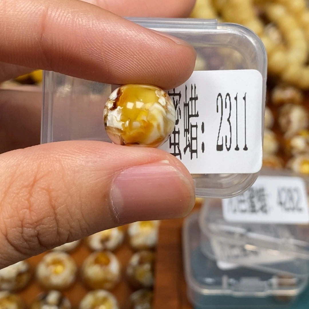 蜜蜡未镶嵌珠宝奇石2311