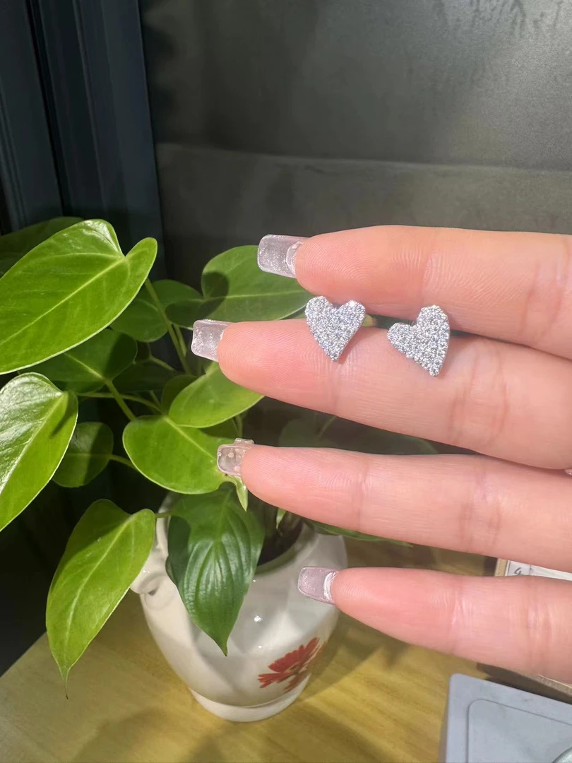 铂金Pt950耳饰   3.59克