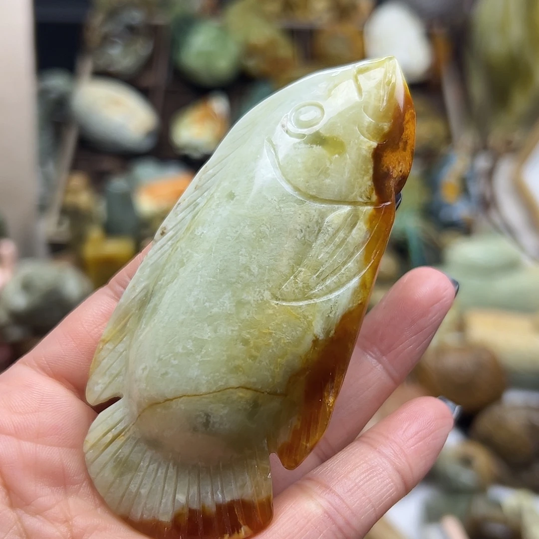 未镶嵌岫玉颈饰花玉血管手玩鱼