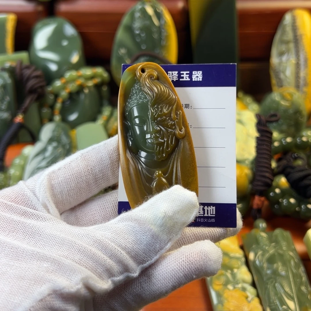 岫岩河磨玉（透闪石质玉）颈饰未镶嵌爱****伴