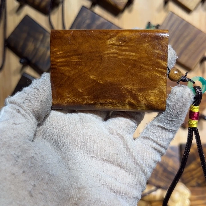用****风小叶桢楠无事牌挂牌