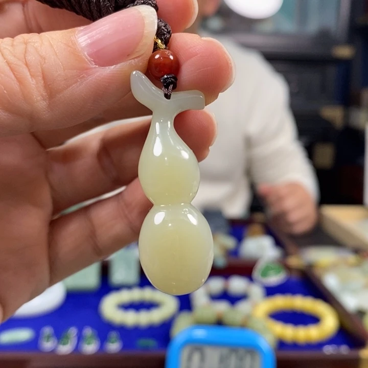 用***6和田玉未镶嵌颈饰