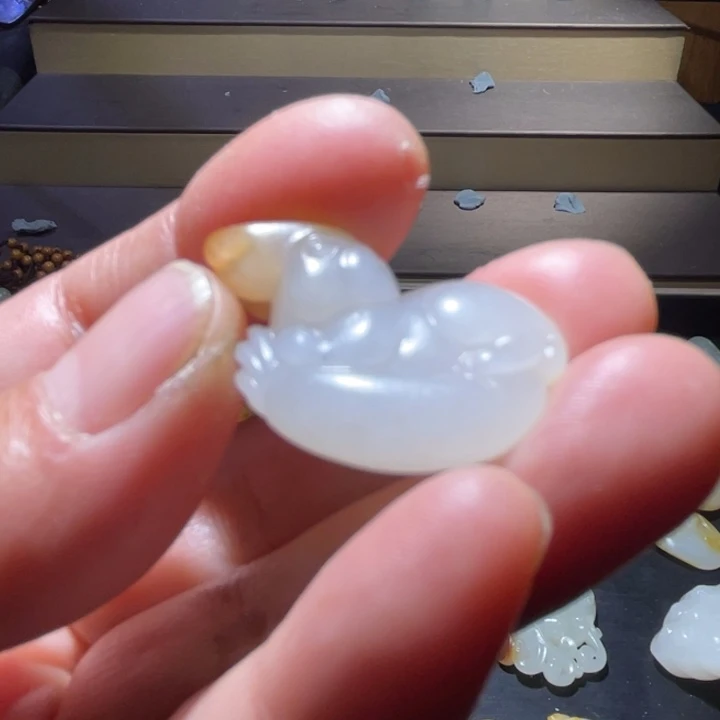 水****和田玉未镶嵌颈饰