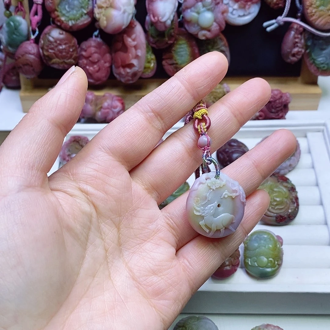 玛瑙/玉髓盐源玛瑙吊坠未镶嵌