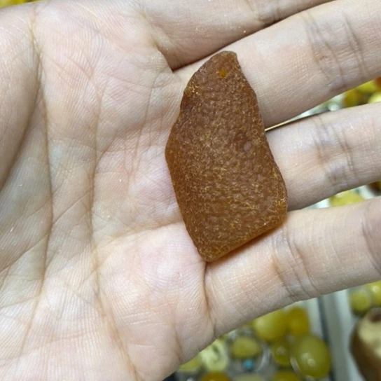 蜜蜡未镶嵌裸石吊坠