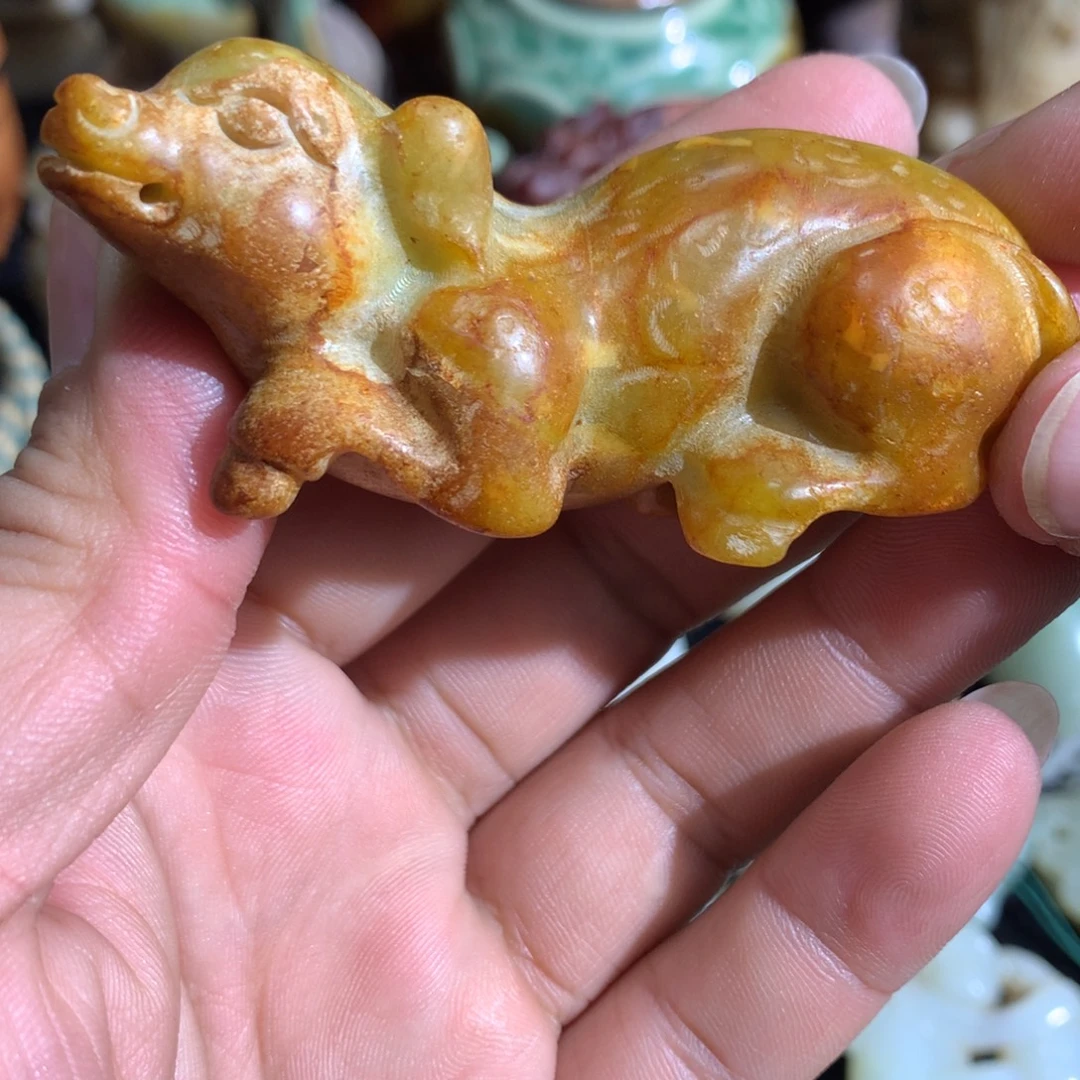 透闪石质玉未镶嵌颈饰