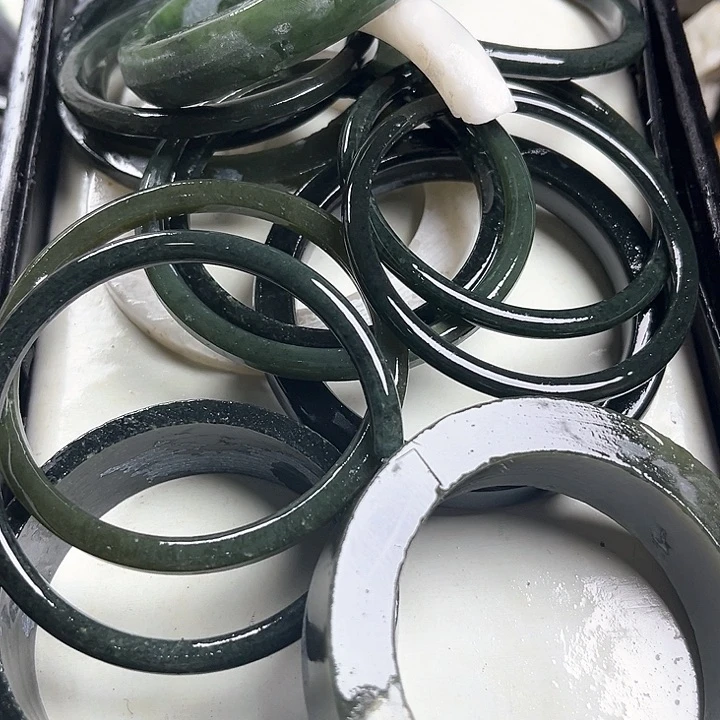 和田玉（糖玉）和田玉边角料9K金镶嵌感*