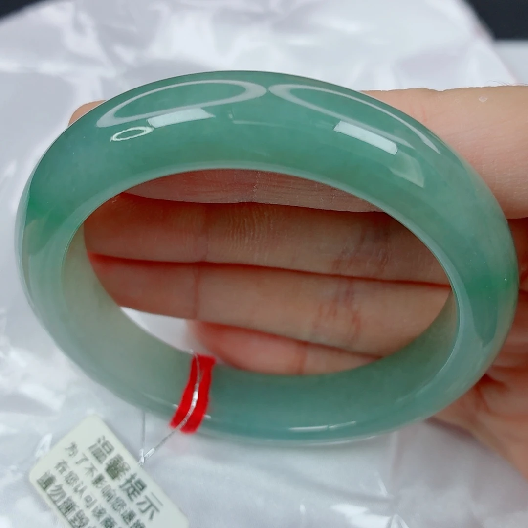 翡翠未镶嵌手镯52.8正圈，胶润绿底细腻，显白，029