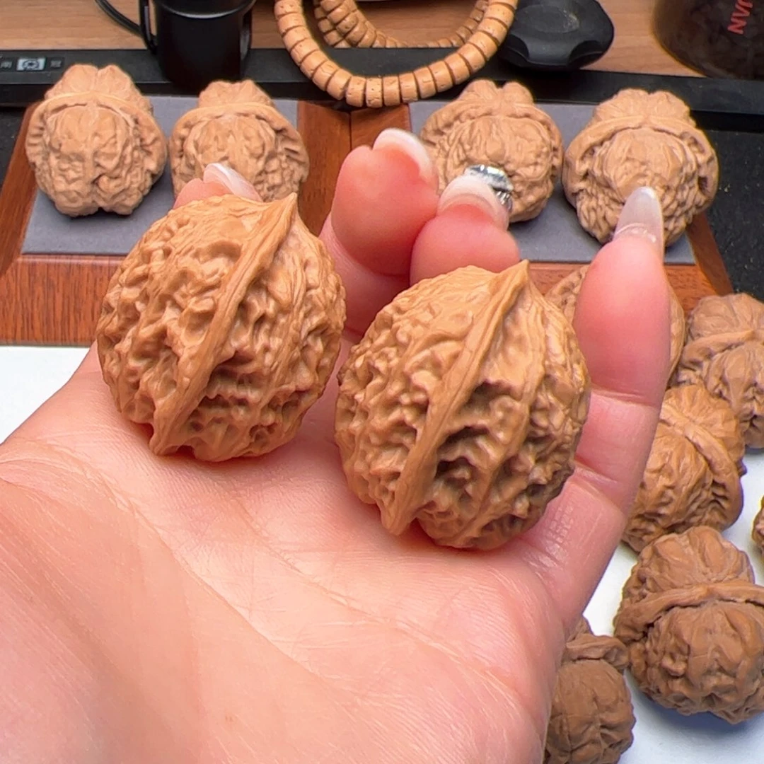 文玩核桃把件昕**念金牛31