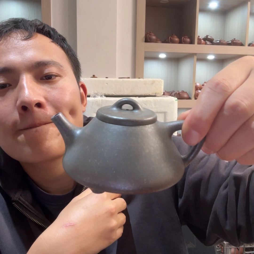 边***团紫砂茶壶原矿原石的制作