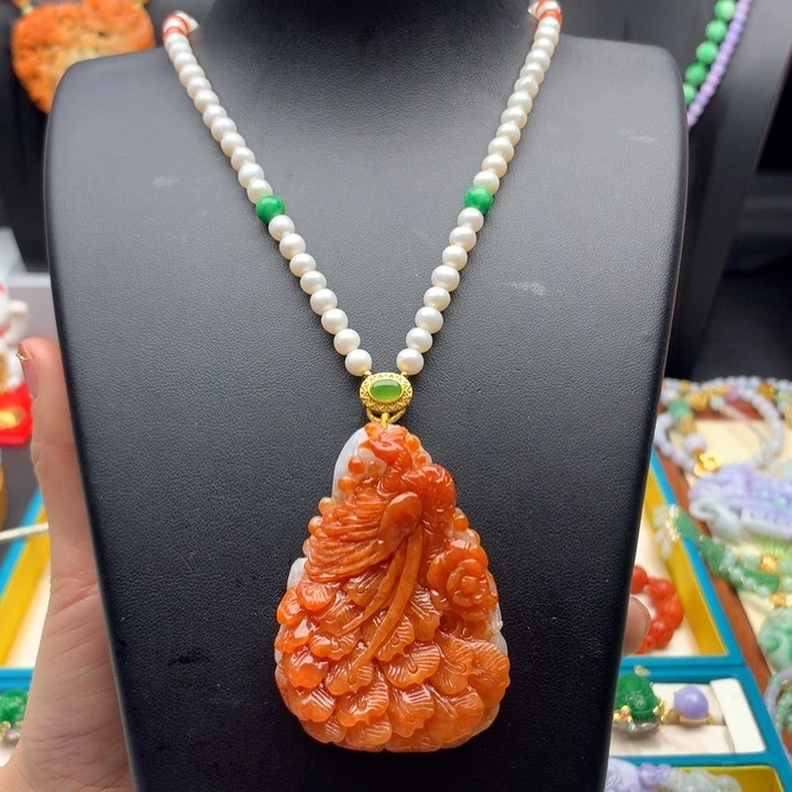 翡翠颈饰未镶嵌红翡凤凰