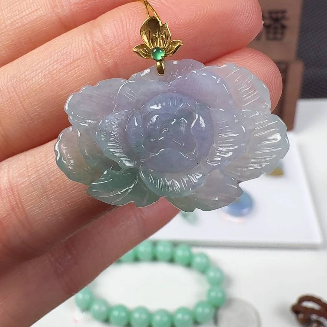 翡翠18K金镶嵌颈饰