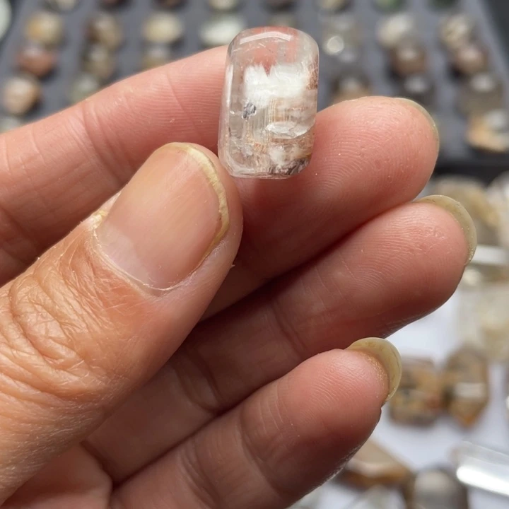 纯天然粉色幽灵碧玺（处理）