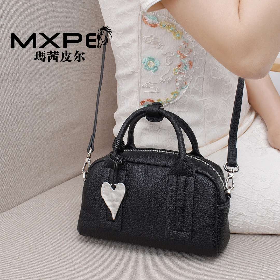 女士斜挎包手提枕头包2025新款高级感单肩保龄球包斜挎波士顿包潮