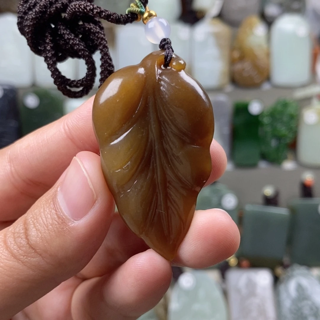 和田玉（糖玉）未镶嵌颈饰