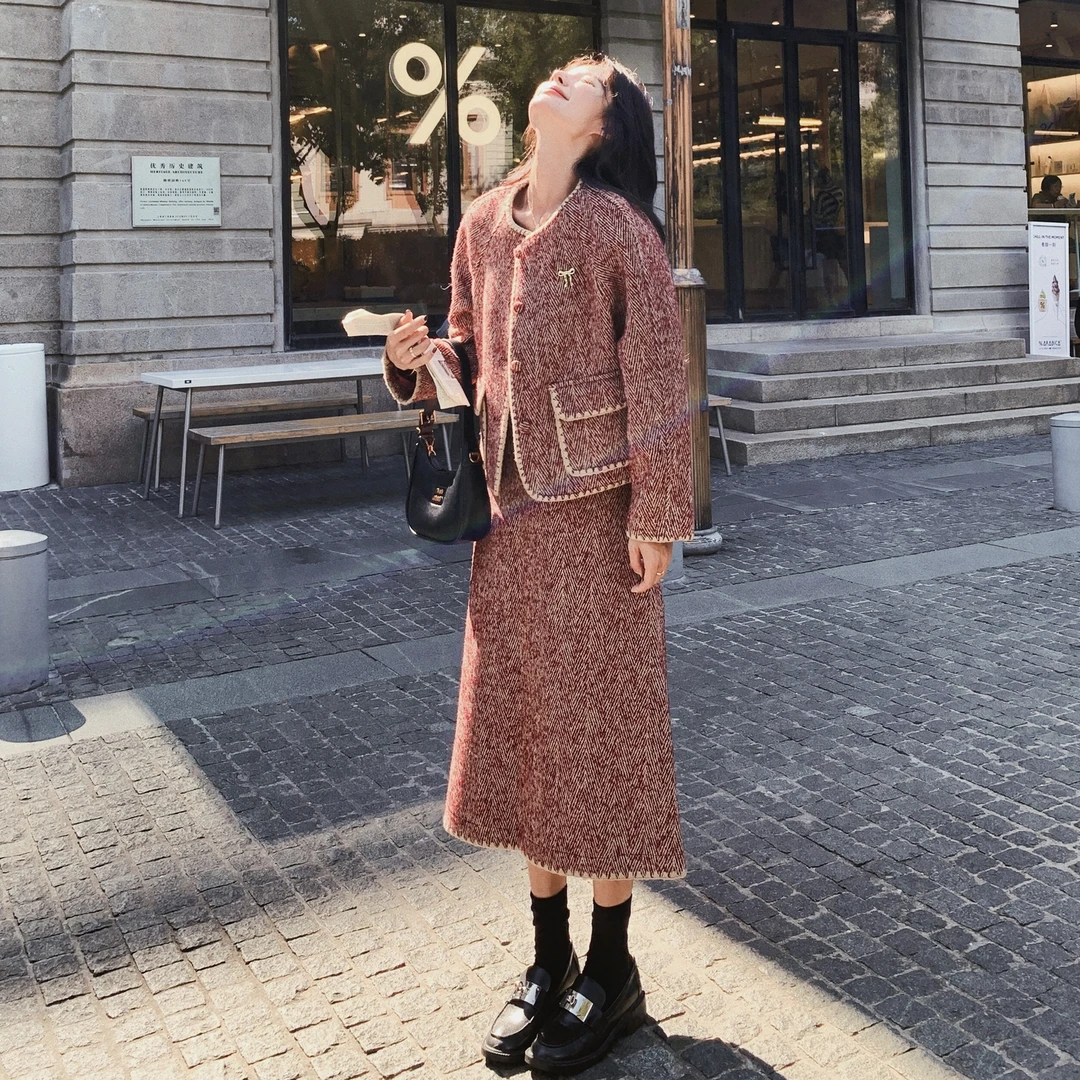 高级感红色小香风毛呢套装裙女2025秋冬款羊毛呢外套半身裙两件套