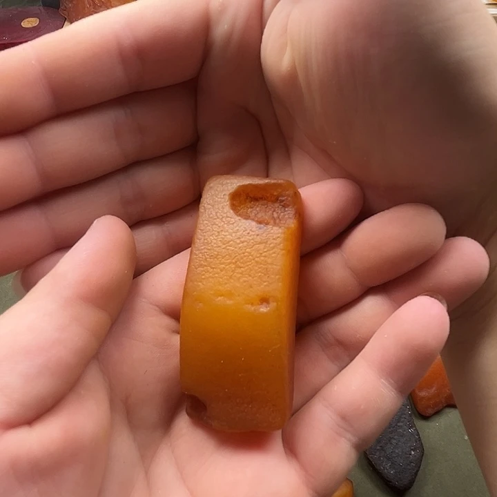 定制琥珀未镶嵌吳*華纯天然蜜蜡吊坠