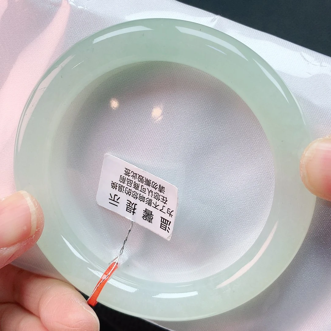 翡翠手镯未镶嵌58圈