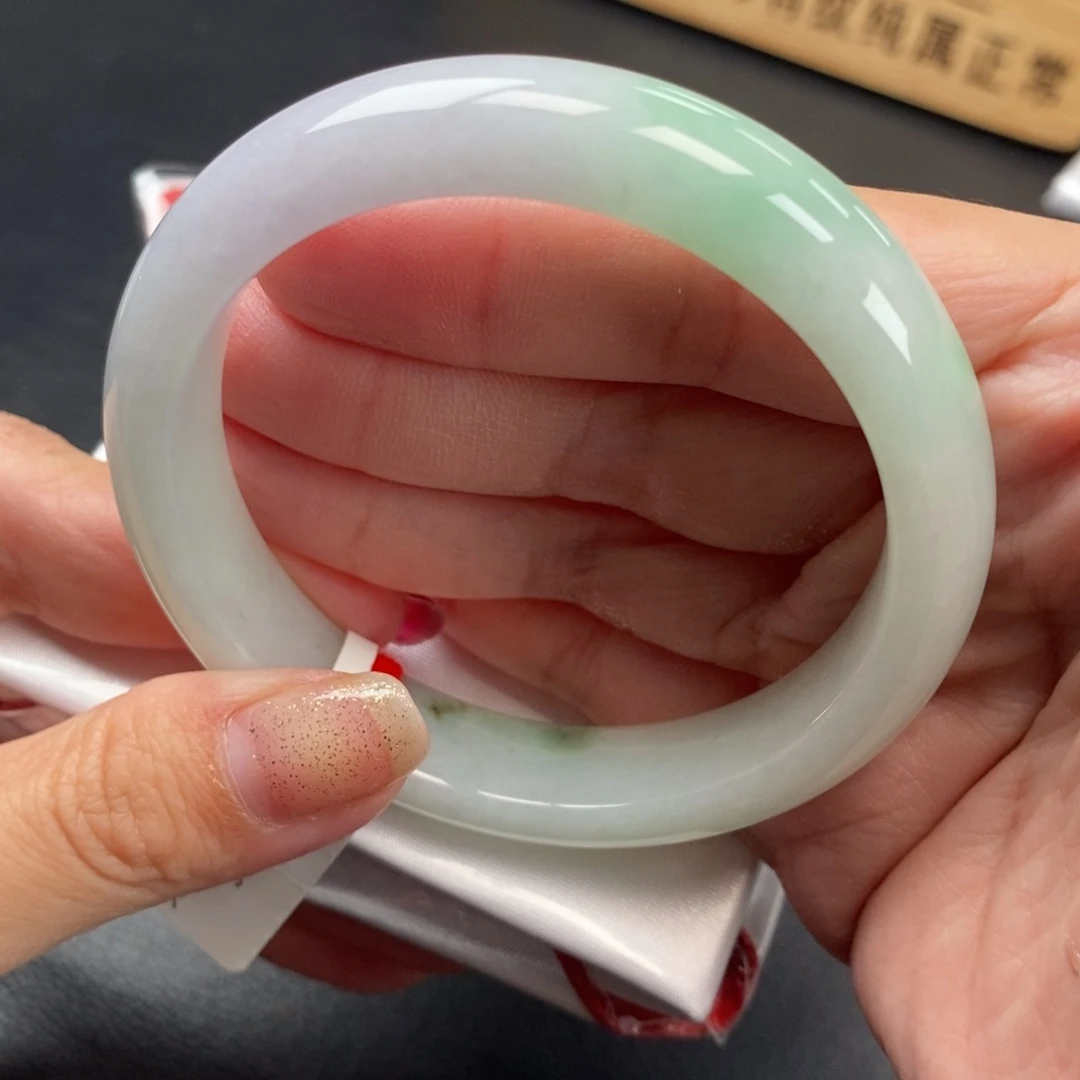【闪购商品】未镶嵌手镯翡翠55圈口淡春彩