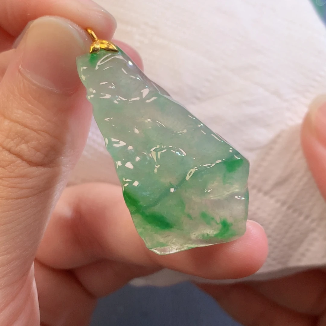 翡翠未镶嵌吊坠(不含链)8568