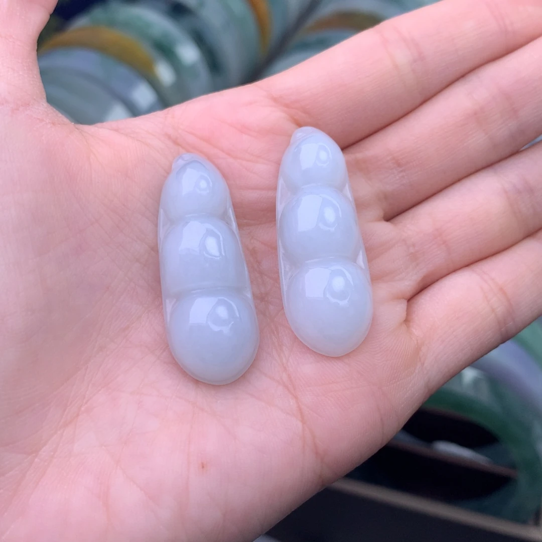 翡翠未镶嵌颈饰多样性发货发一件