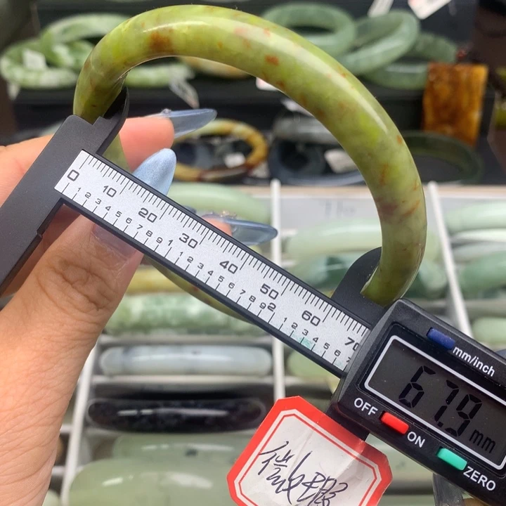 蛇纹石玉未镶嵌手镯710