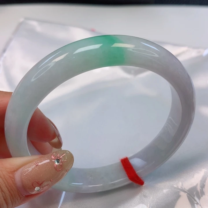 翡翠手镯未镶嵌59圈